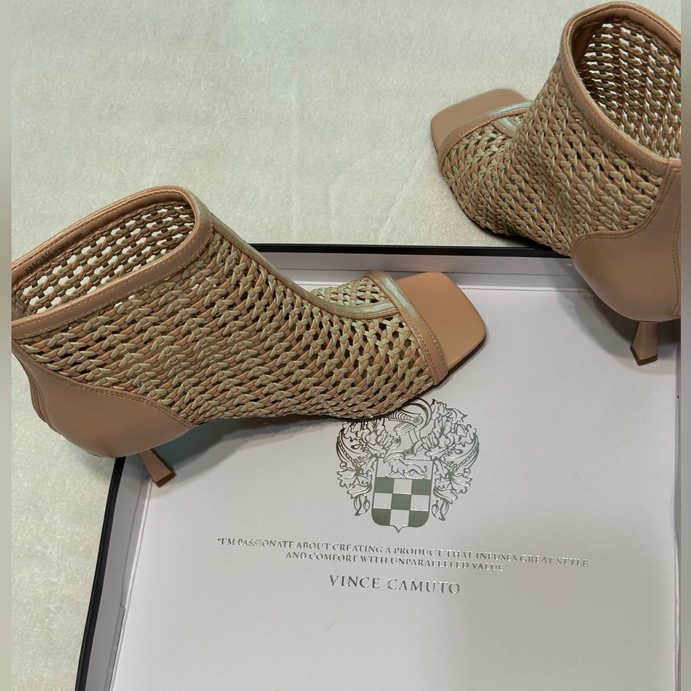Vince Comuto Elegant Tan Peep-Toe Ankle Boots size 8, brand new. - Picture 8 of 8